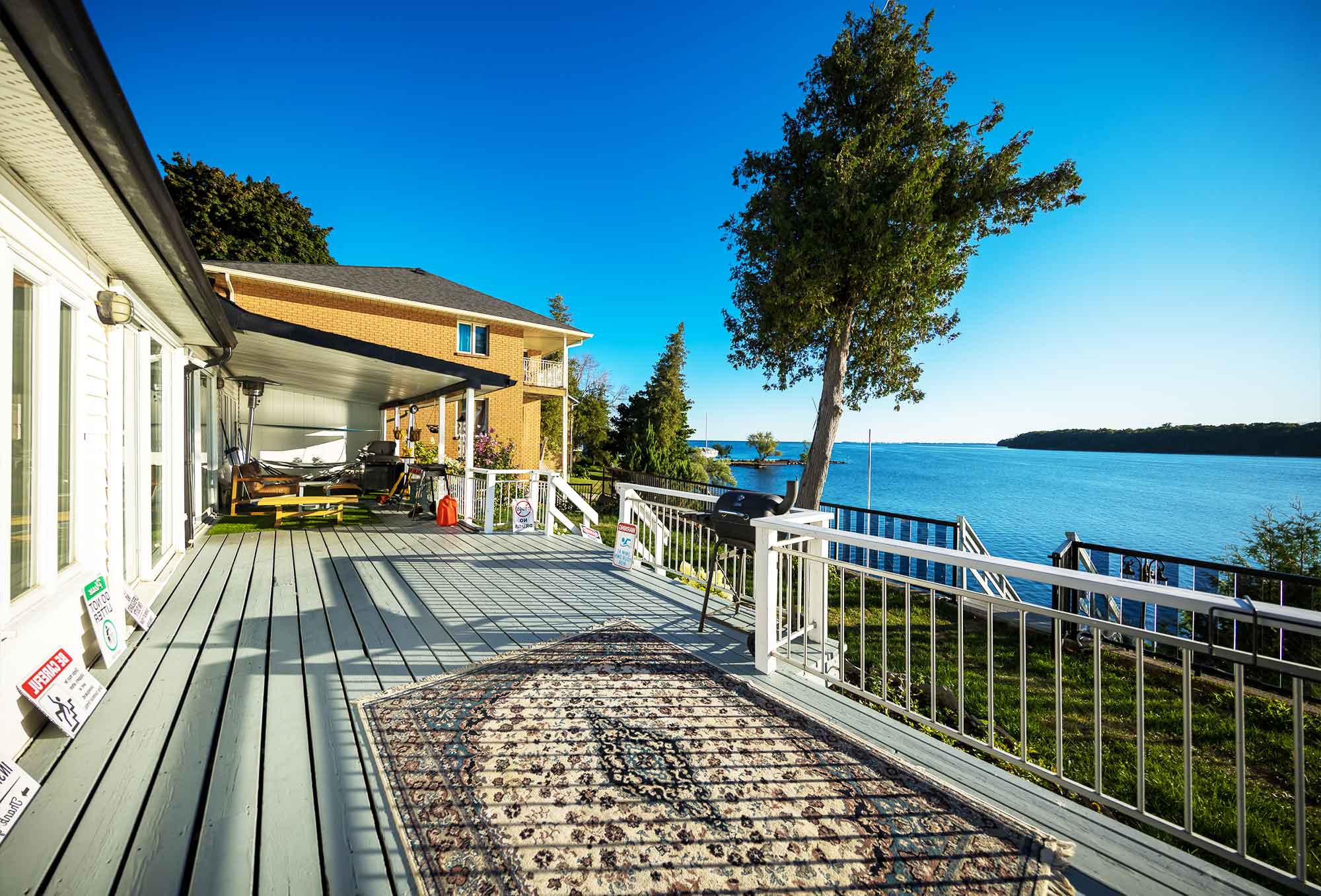 Lake House Image