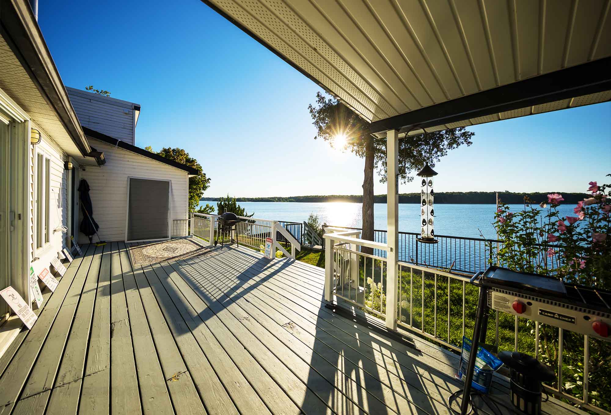 Lake House Image
